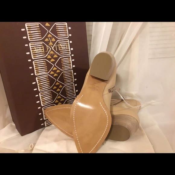 Valentino Woman Leather Ankle Boots Beige ... - Picture 4 of 8